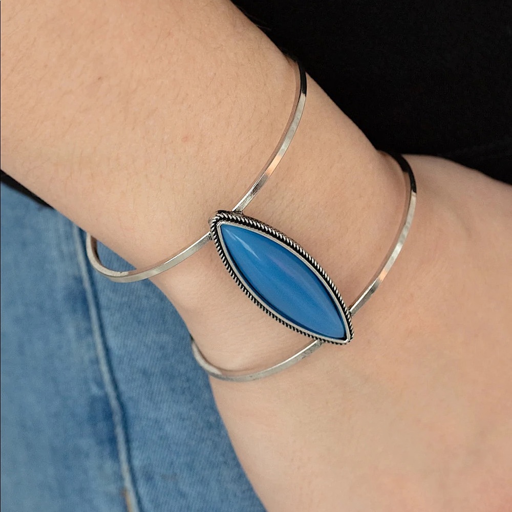 ❤️‍🔥5/$25❤️‍🔥 What You SEER Is What You Get Blue Bracelet
